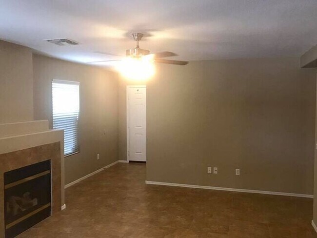 Building Photo - 3-bedroom, 2-bath on oversized lot