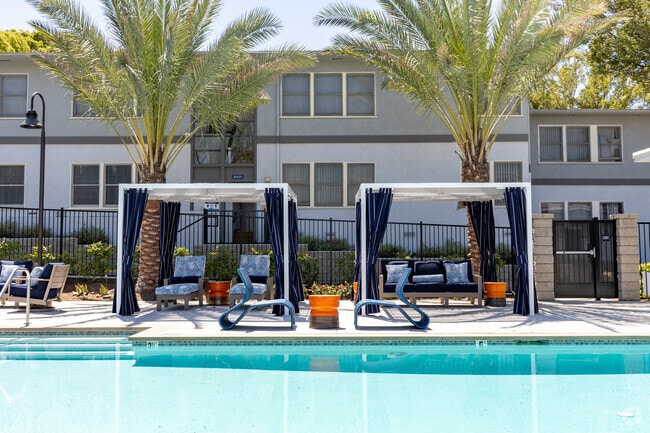 Building Photo - Stadium Park Apartments