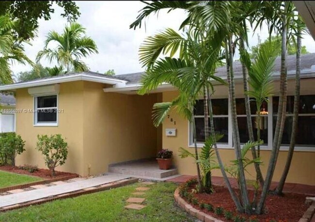 Foto del edificio - 781 NW 66th Ave