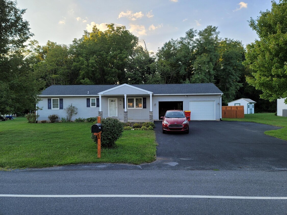 Primary Photo - 14 Irvin Dr