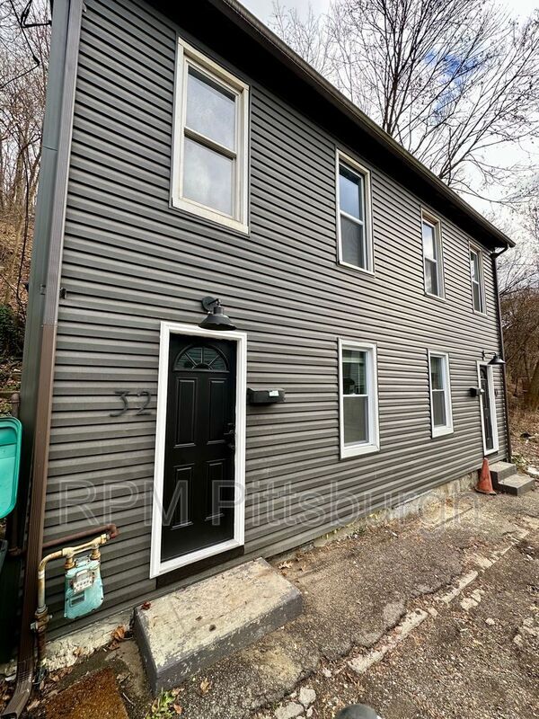 32 Ganster St, Etna, PA 15223 House Rental in Etna, PA
