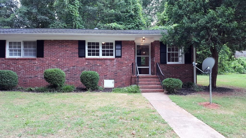 221 Berea Forest Cir, Greenville, SC 29617 Apartments in Greenville