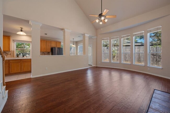 Foto del edificio - 6612 Convict Hill Rd