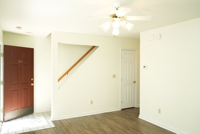 Building Photo - 111 Darien Terrace