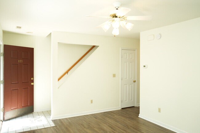 Foto del edificio - 111 Darien Terrace