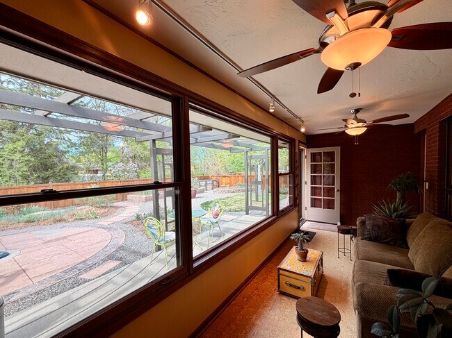 Terraza acristalada - 2225 Jewel St