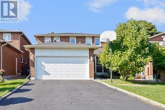 Building Photo - 4 Glouster Ct