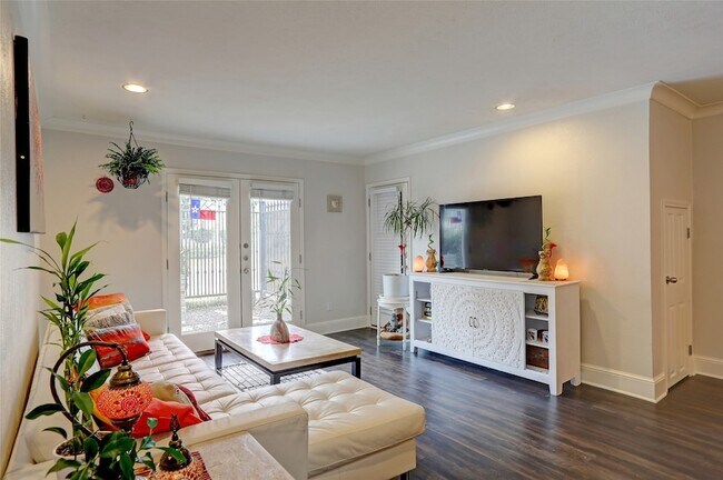 Foto del edificio - 7736 Meadow Rd