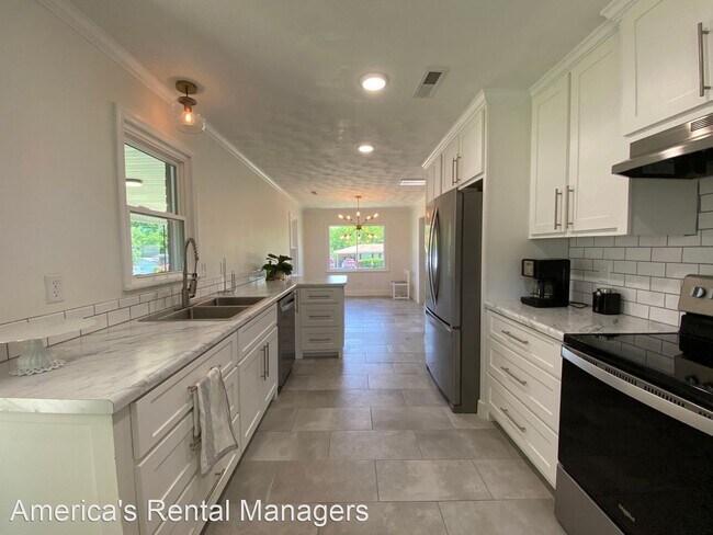 Foto del edificio - 3 br, 2 bath House - 207 North Central Ave