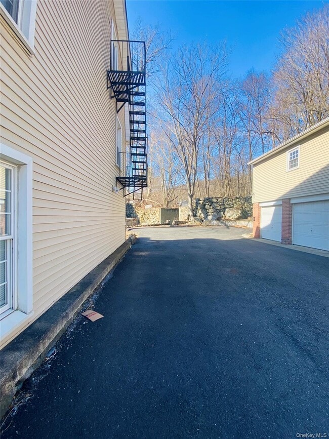 Building Photo - 31 Mountain Ave