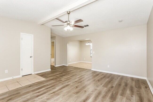 Building Photo - 8804 Falcon Trace Dr S