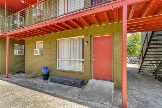 Foto del edificio - 5526 Reiger Ave