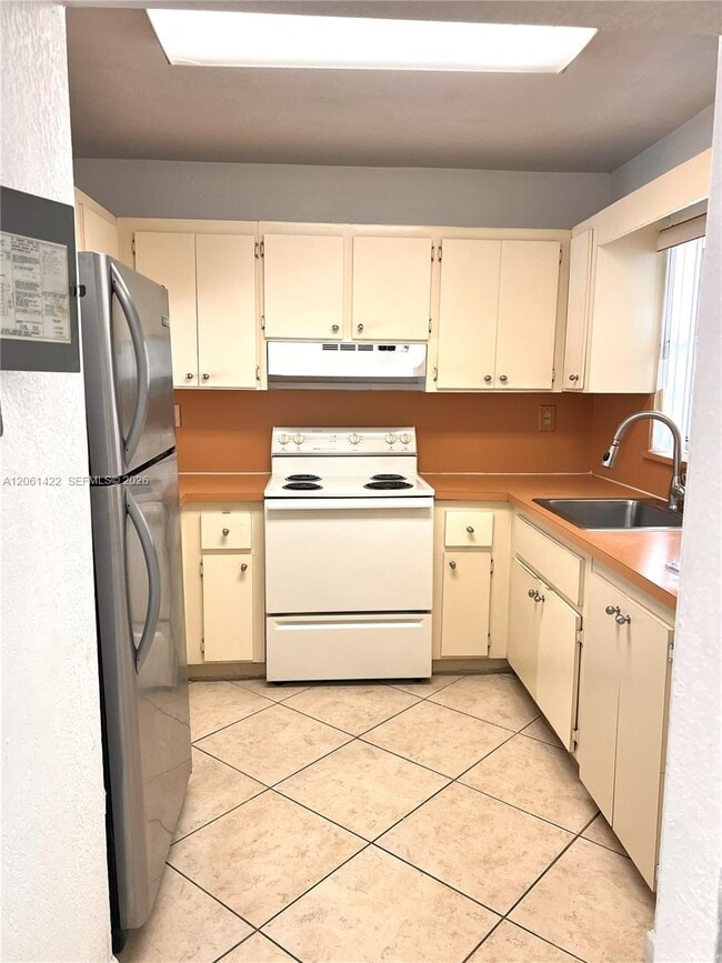 Building Photo - 401 NW 72nd Ave