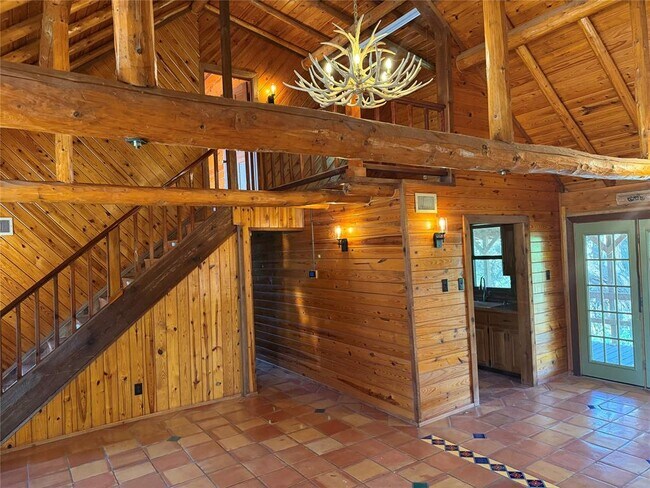 Foto del edificio - 1215 Agarita Dr