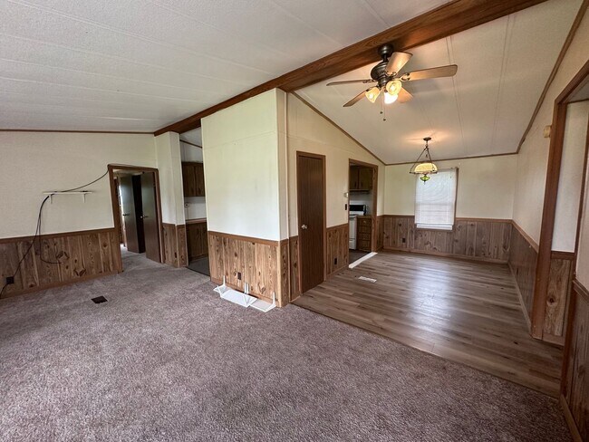 Foto del edificio - Inviting 3 Bedroom - 2 Bath Home with Lots...
