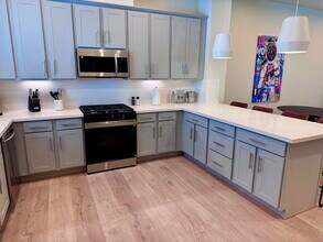 Building Photo - 131 Eastwood St