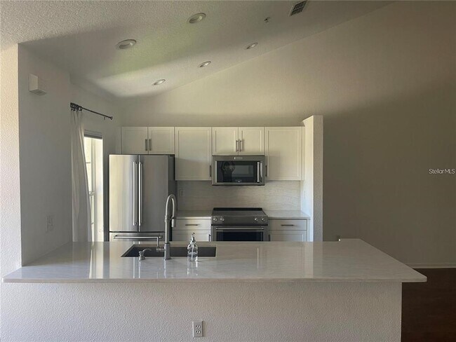 Foto del edificio - 4275 CASTLEBRIDGE Ln