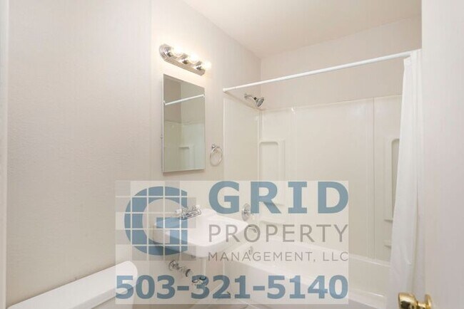 Foto del edificio - Newly Rennovated 3 Bedroom Home - Large Co...