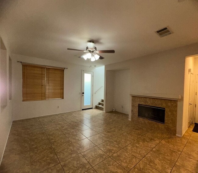 Foto del edificio - 25971 Newport Ave