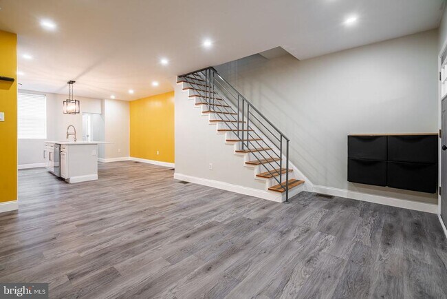 Foto del edificio - 5439 Larchwood Ave