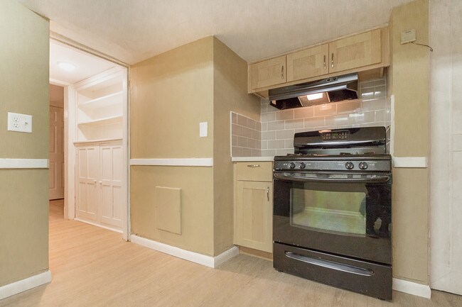 Building Photo - 419 Washburn Pl