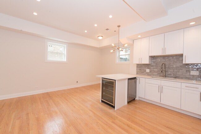 Foto del edificio - 846 N Hermitage Ave