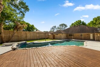 Building Photo - 14014 Briar Pl Dr