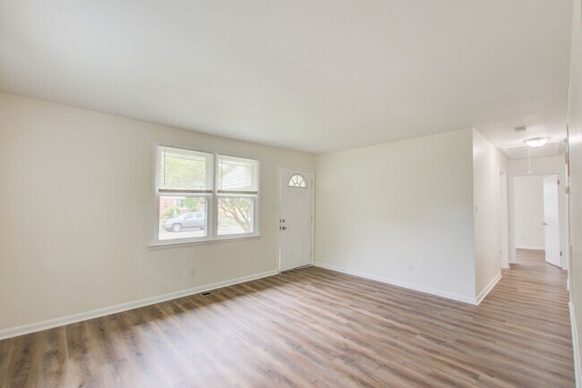 Building Photo - Renovated 3 Bed, 1 Bath Home in Plymouth Park