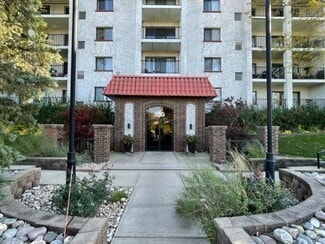 Building Photo - 350 Plum Creek Dr