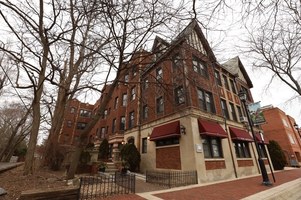 73373 Hazel Ave Unit C2, Glencoe, IL 60022 Condo for Rent in Glencoe