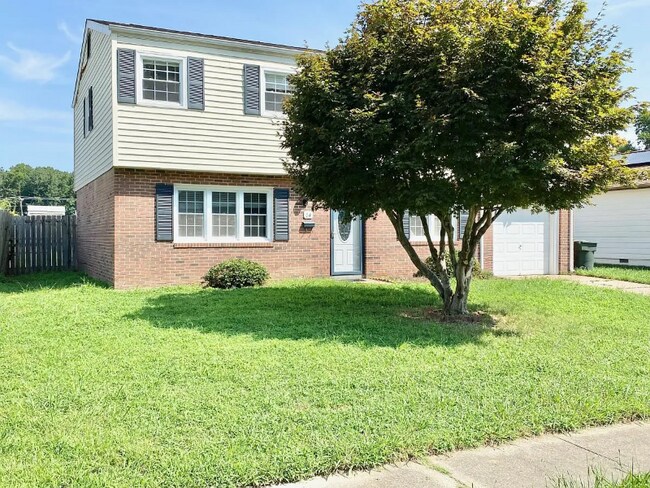 Foto del edificio - 14 Rendon Dr