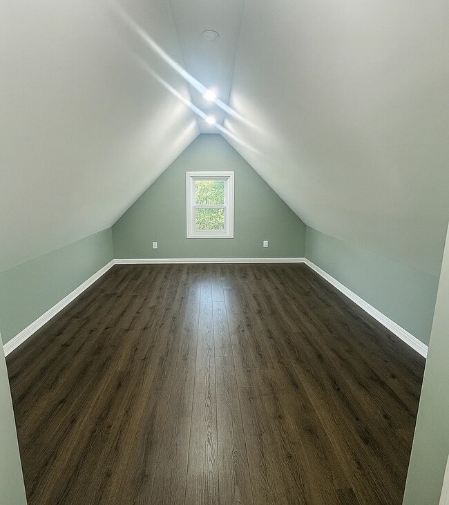 Foto del edificio - Just renovated, townhouse