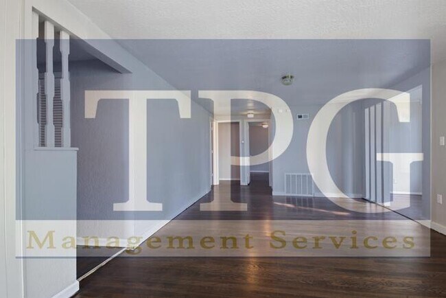 Foto del edificio - Newly Renovated, Pet Friendly Home in KCMO!