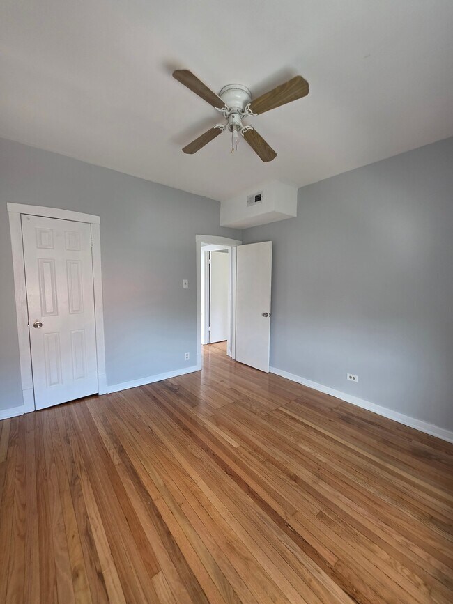 Foto del edificio - 4315 W 15th St
