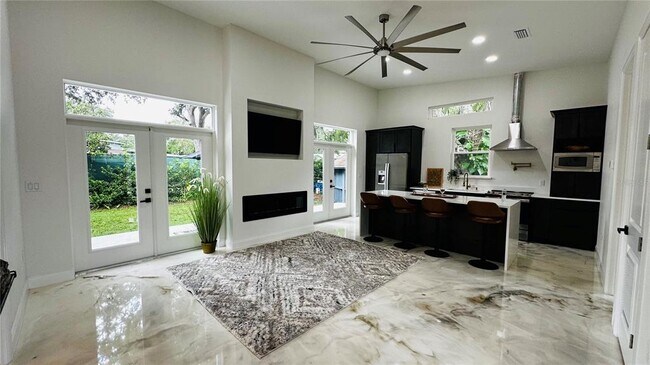 Building Photo - 1586 Twelve Oaks Cir