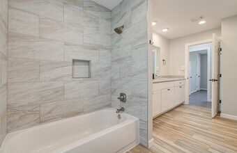 Building Photo - 591 River Plantation Dr