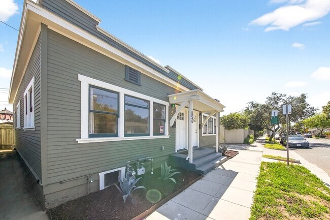 Building Photo - 854 Orange Ave