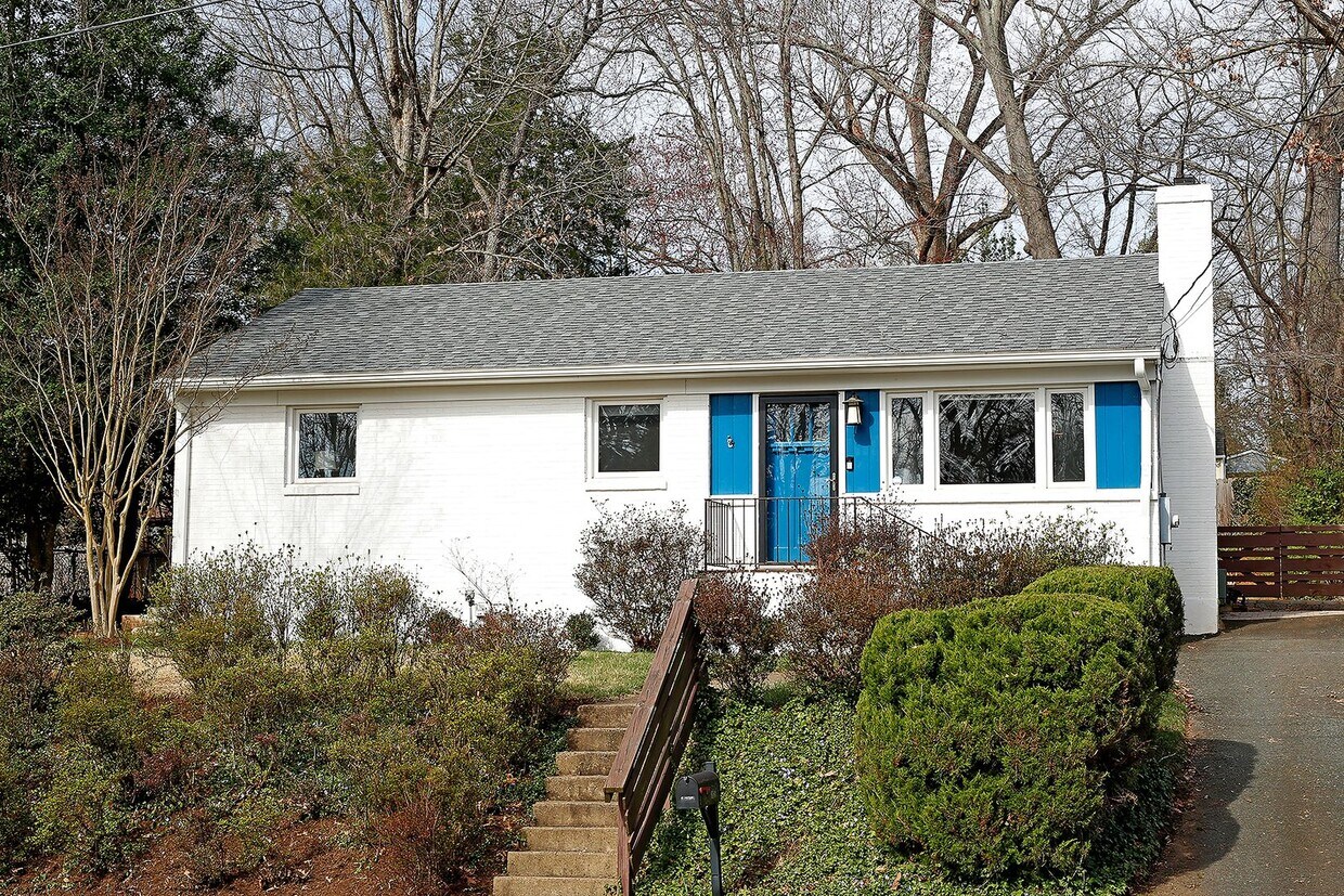 Primary Photo - Nicely Updated N.Downtown Home