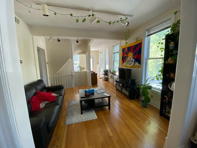 Foto del edificio - 1147 W Barry Ave