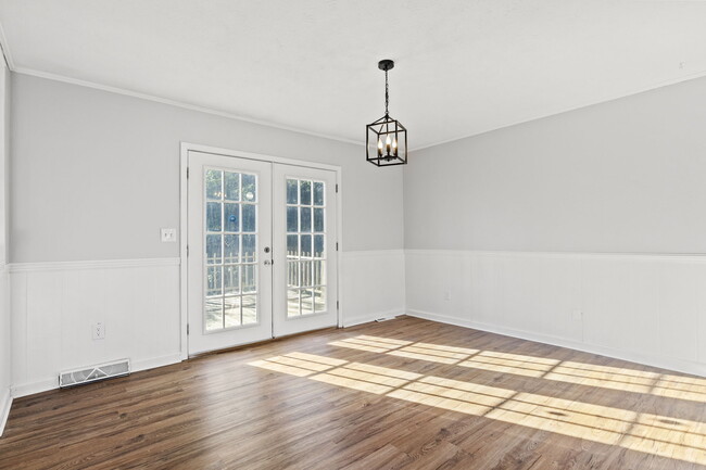 Dining area - 22 Berea Forest Cir