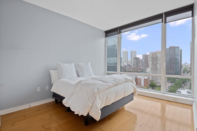 Foto del edificio - 2 2nd St