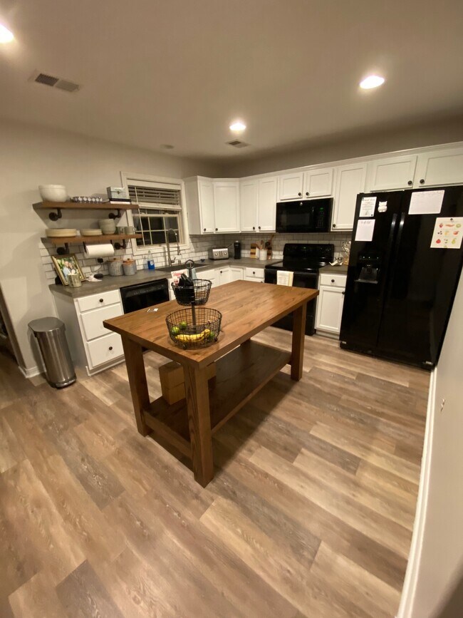 Building Photo - 2632 Whiteberry Dr