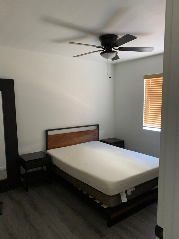 Foto del edificio - 1382 Riverside Ct