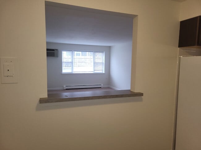 Building Photo - 1039 College Ave