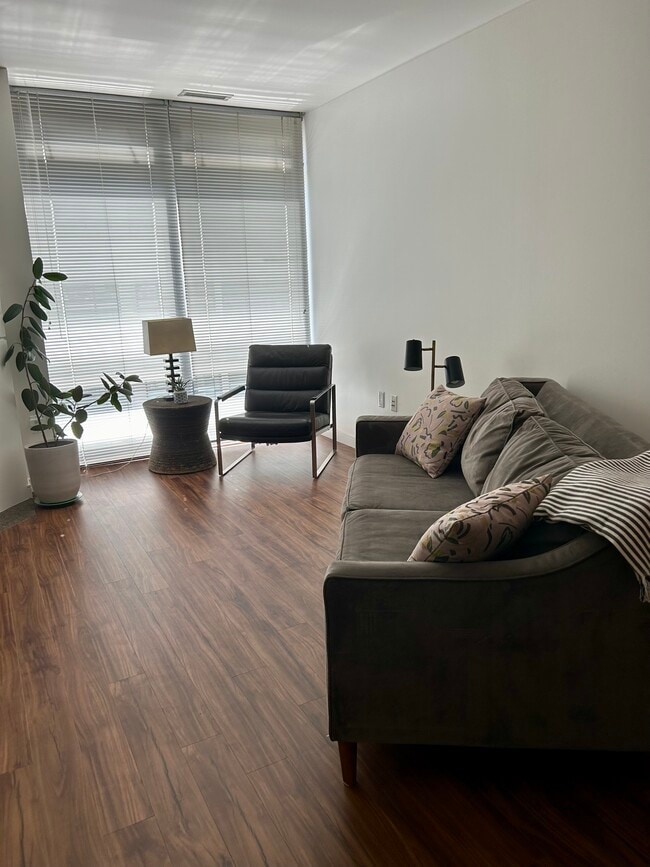 Sala de estar - 819 Virginia St