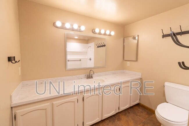Foto del edificio - 2600 Valley View Dr