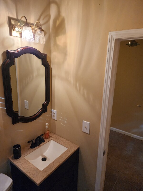 Building Photo - 705 Timbergrove Dr SW