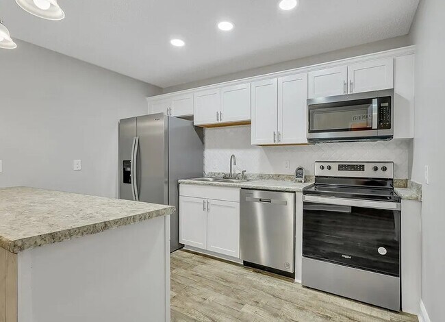 Foto del edificio - 812 Spanish Oak Dr