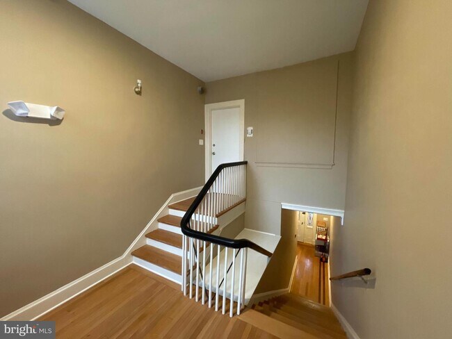Building Photo - 5600 Pimlico Rd