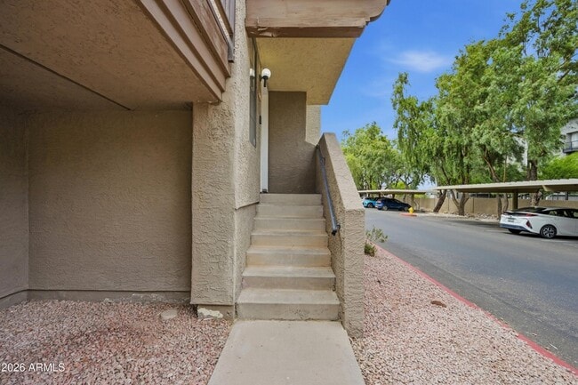 Building Photo - 1905 E University Dr